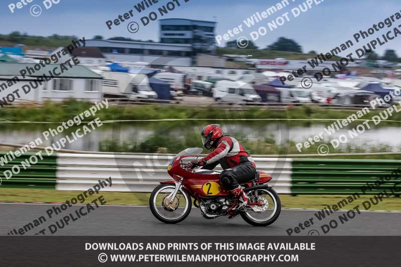 Vintage motorcycle club;eventdigitalimages;mallory park;mallory park trackday photographs;no limits trackdays;peter wileman photography;trackday digital images;trackday photos;vmcc festival 1000 bikes photographs